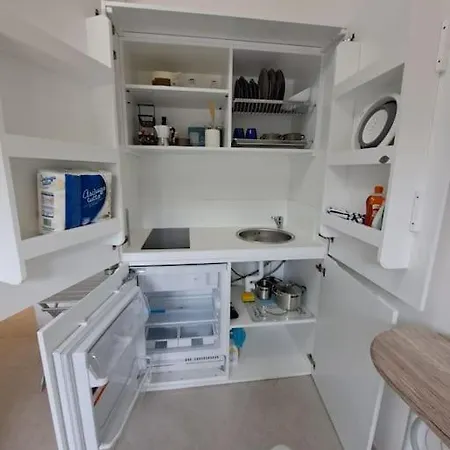 Margherita A 50 Mt Dal Mare Fronte Aria Condizionata Wi-fi Apartment *